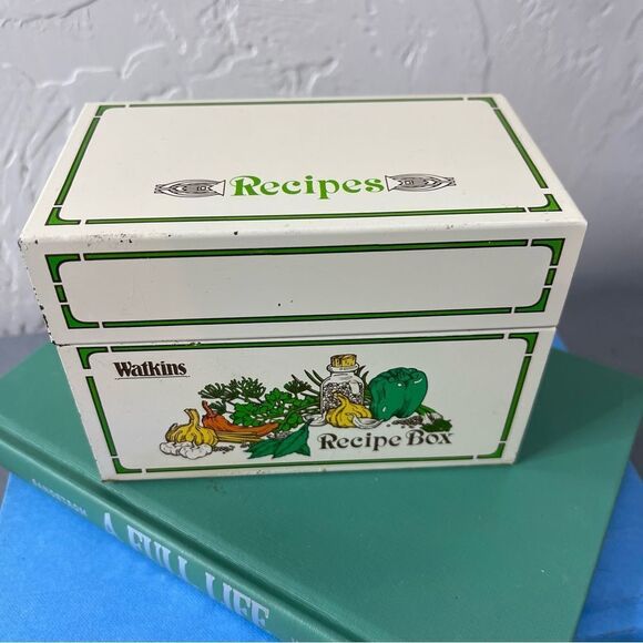 Vintage Recipe Holder 70s Blank Cards Metal Tin Watkins Vegetables - Picture 1 of 16
